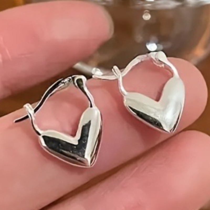 Women's Elegant Heart-Shaped Hoop Earrings, Fashion Statement